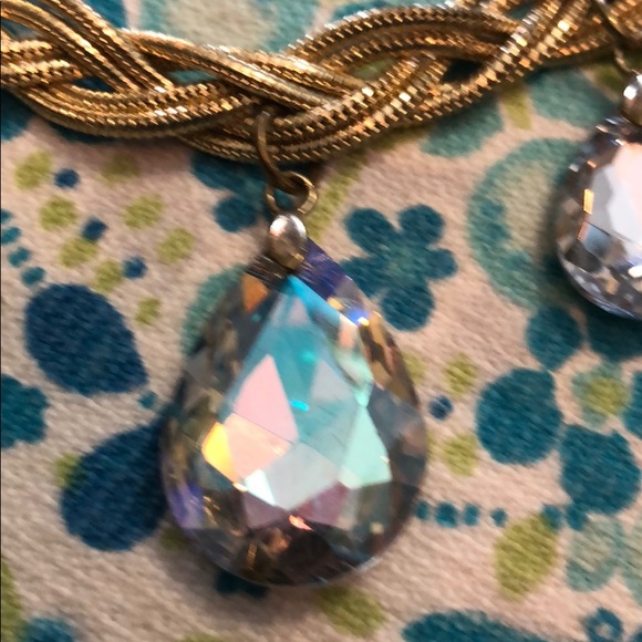 Beautiful Crystal Necklace - Picture 4 of 5